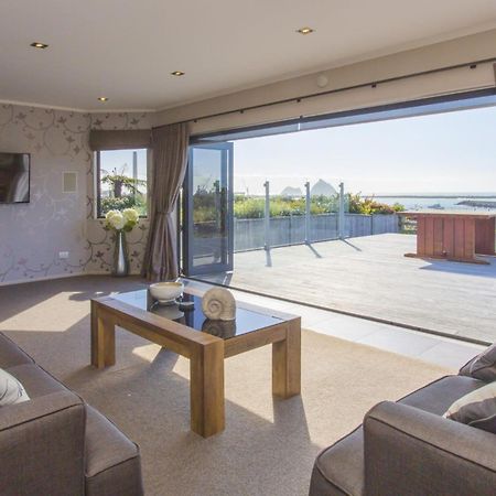 The Waterfront Escape Villa Ню Плимут Екстериор снимка