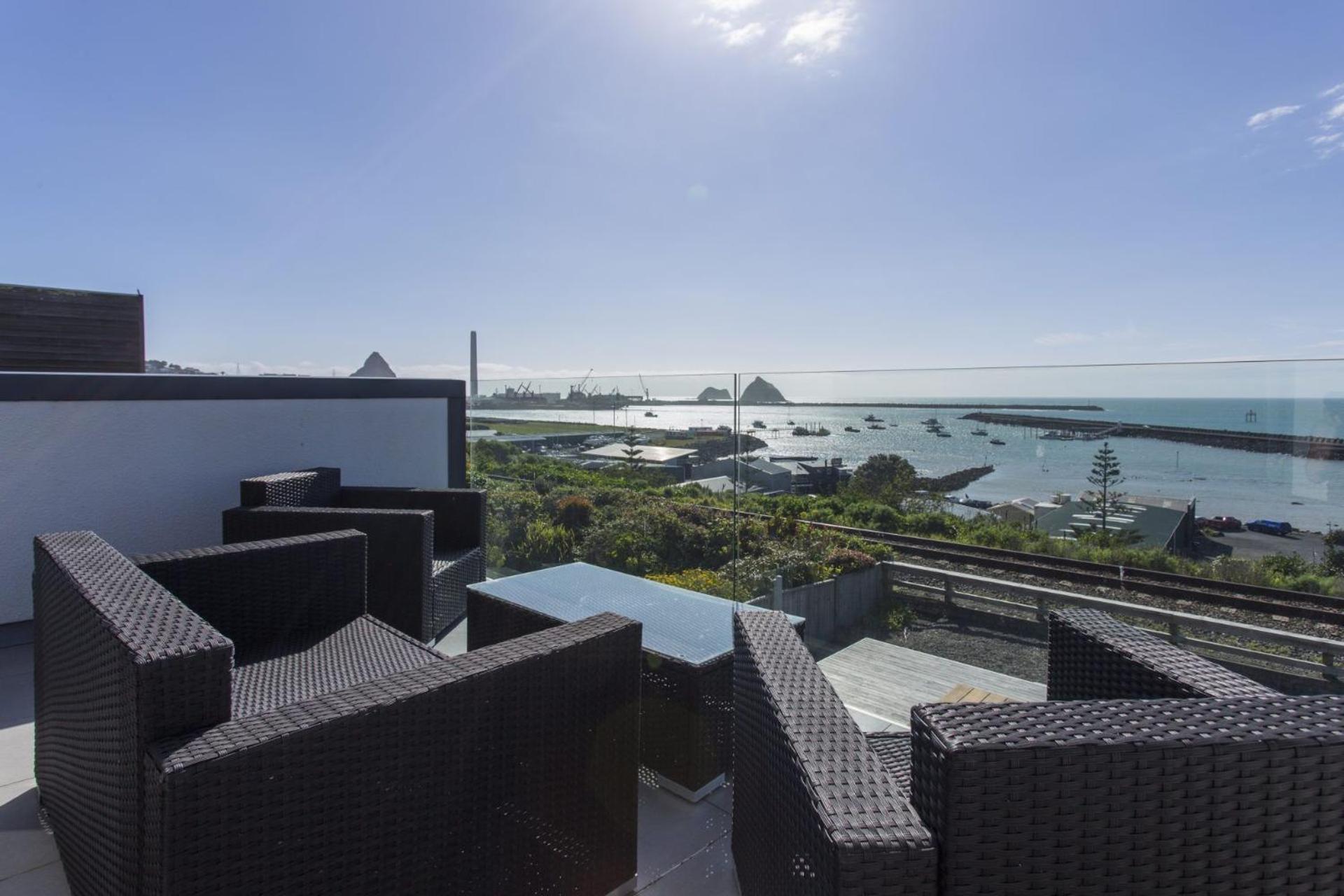 The Waterfront Escape Villa Ню Плимут Екстериор снимка