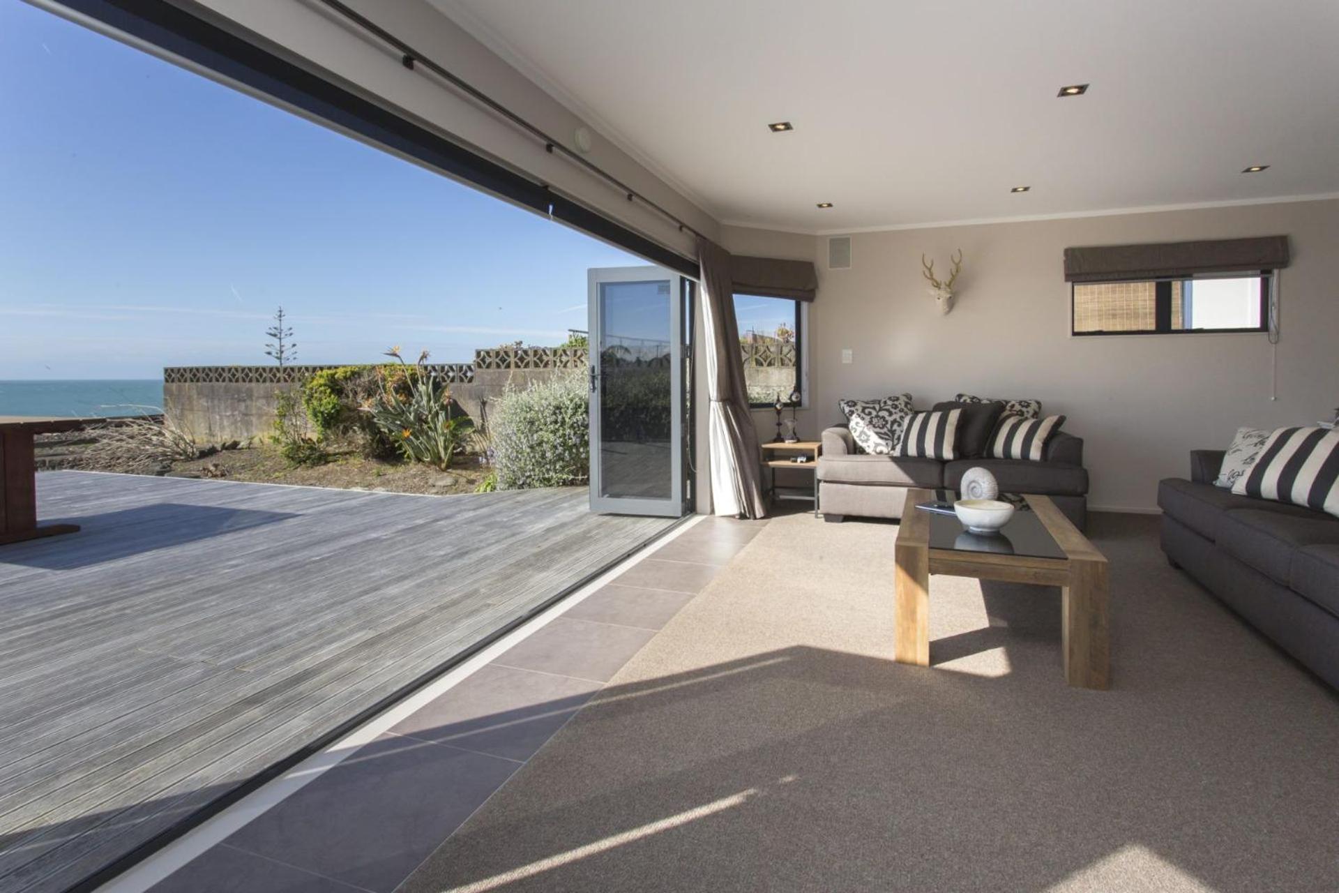 The Waterfront Escape Villa Ню Плимут Екстериор снимка